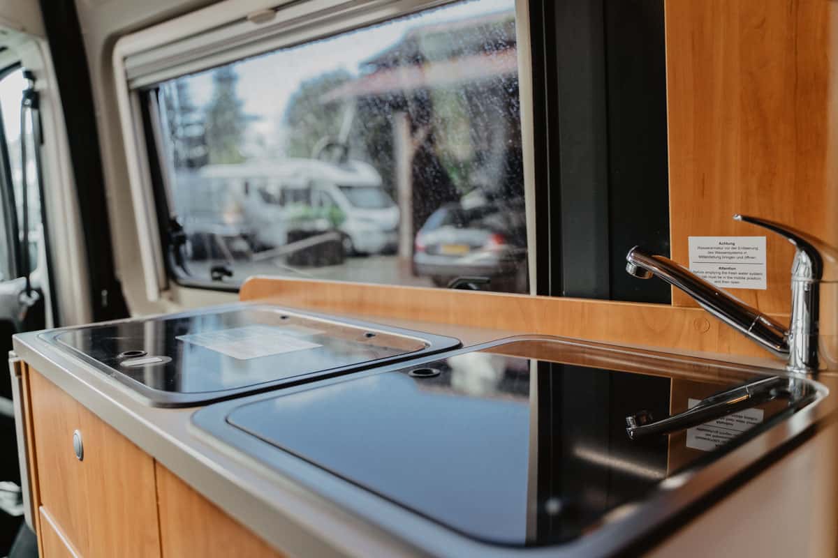 Camper 23: Pössl 2 Win R Plus (lengte 599cm) - Afbeelding 17