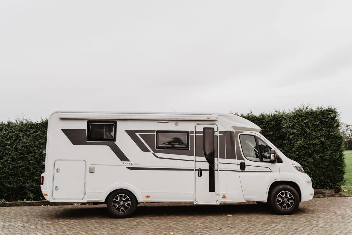 Adria Compact (Queensbed) , bouwjr 2021 / 67.000km