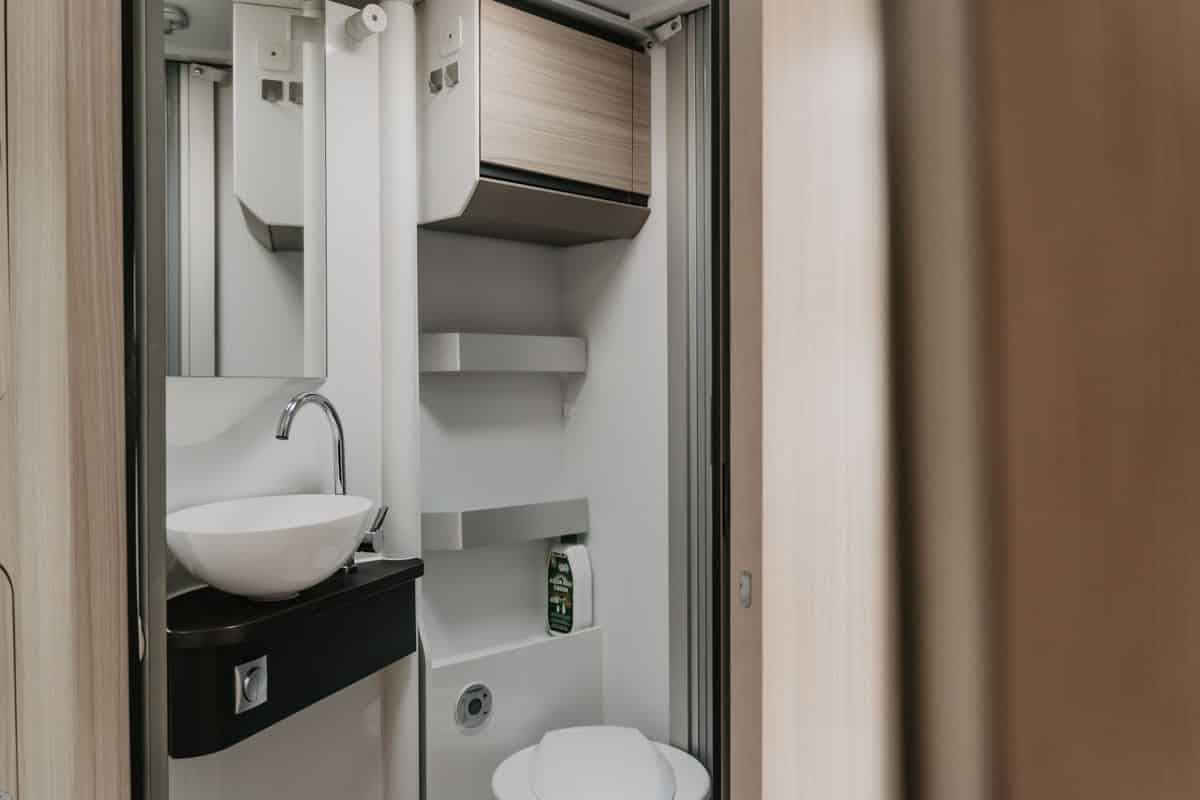 Adria Compact (Queensbed) , bouwjr 2021 / 67.000km - Afbeelding 13