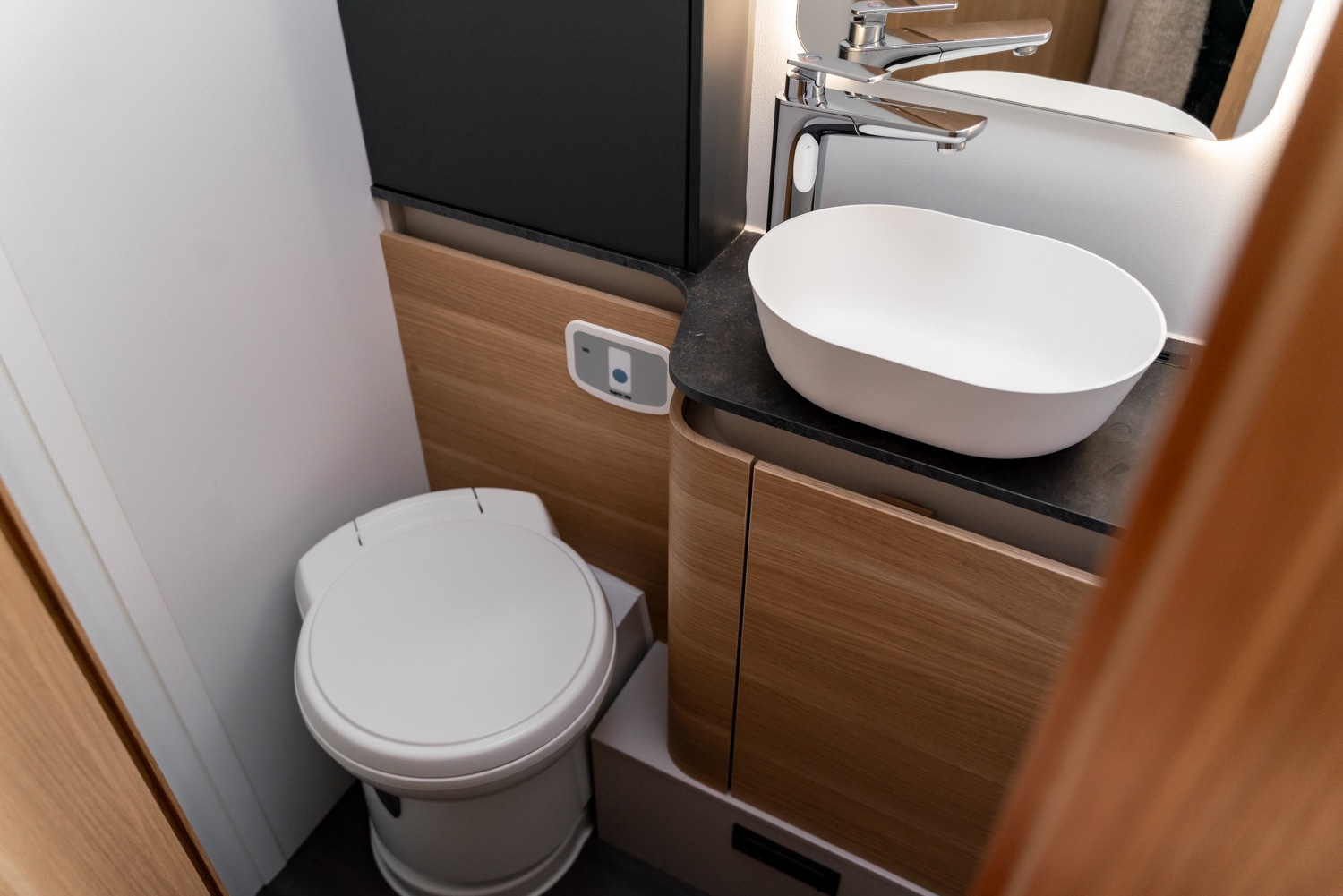 Camper 25: Adria Matrix 670 - 4p - Afbeelding 31